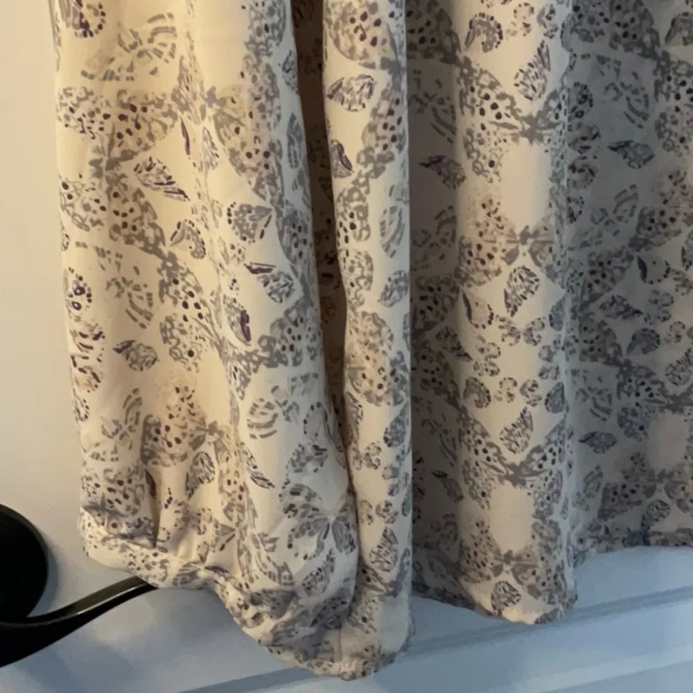 Lila Rose Blouse With Tie Front Detail Size Large - Picture 4 of 4
